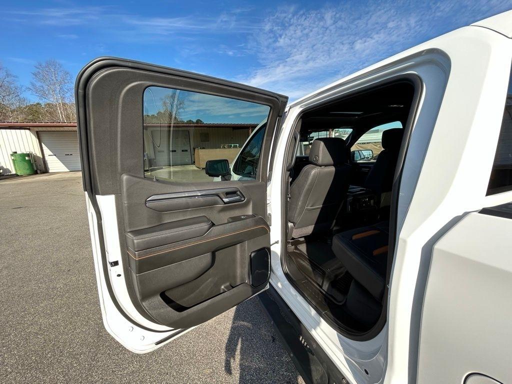 GMC Sierra 1500 AT4 Crew Cab 4WD 2025