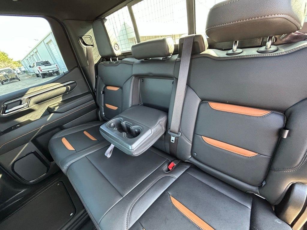 GMC Sierra 1500 AT4 Crew Cab 4WD 2025