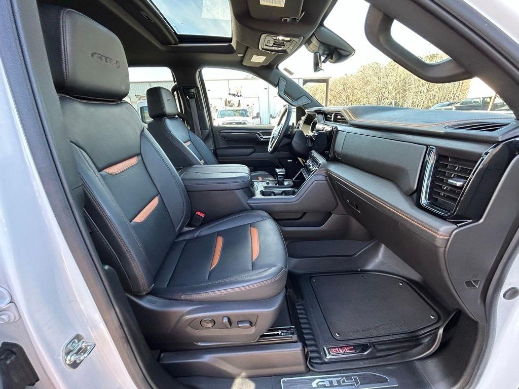 GMC Sierra 1500 AT4 Crew Cab 4WD 2025