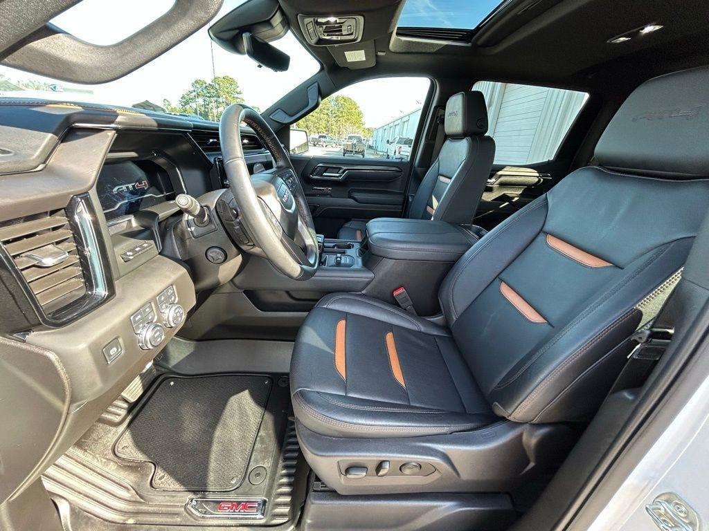 GMC Sierra 1500 AT4 Crew Cab 4WD 2025