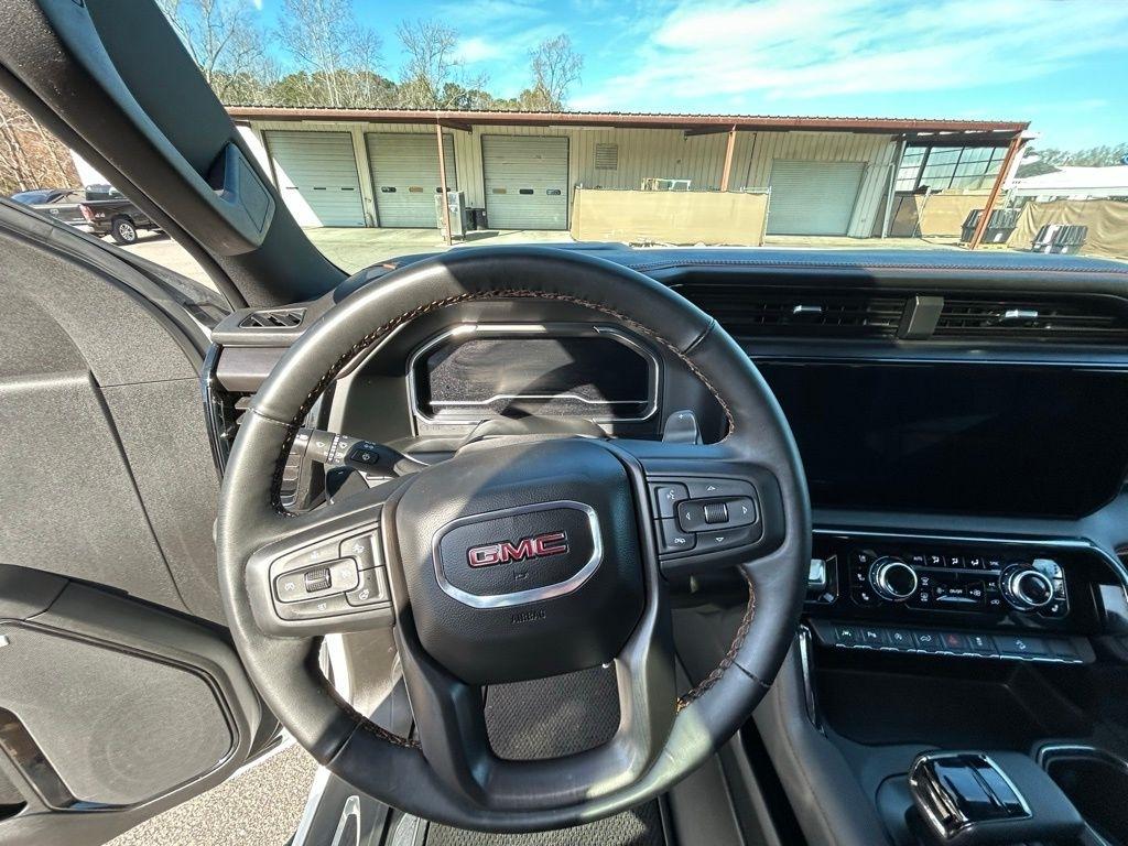 GMC Sierra 1500 AT4 Crew Cab 4WD 2025