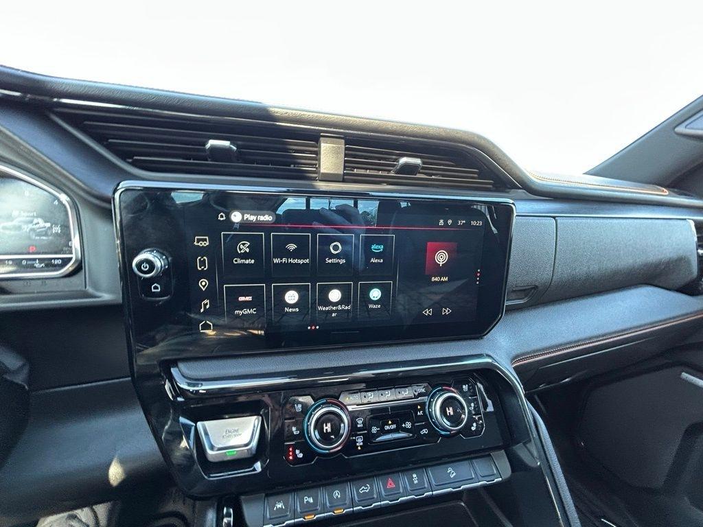 GMC Sierra 1500 AT4 Crew Cab 4WD 2025