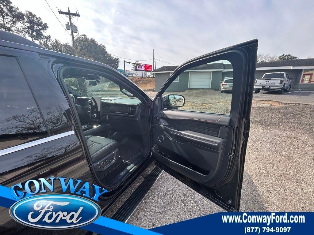 Ford Expedition MAX Platinum 4WD 2024