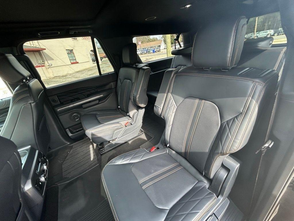 Ford Expedition MAX Platinum 4WD 2024
