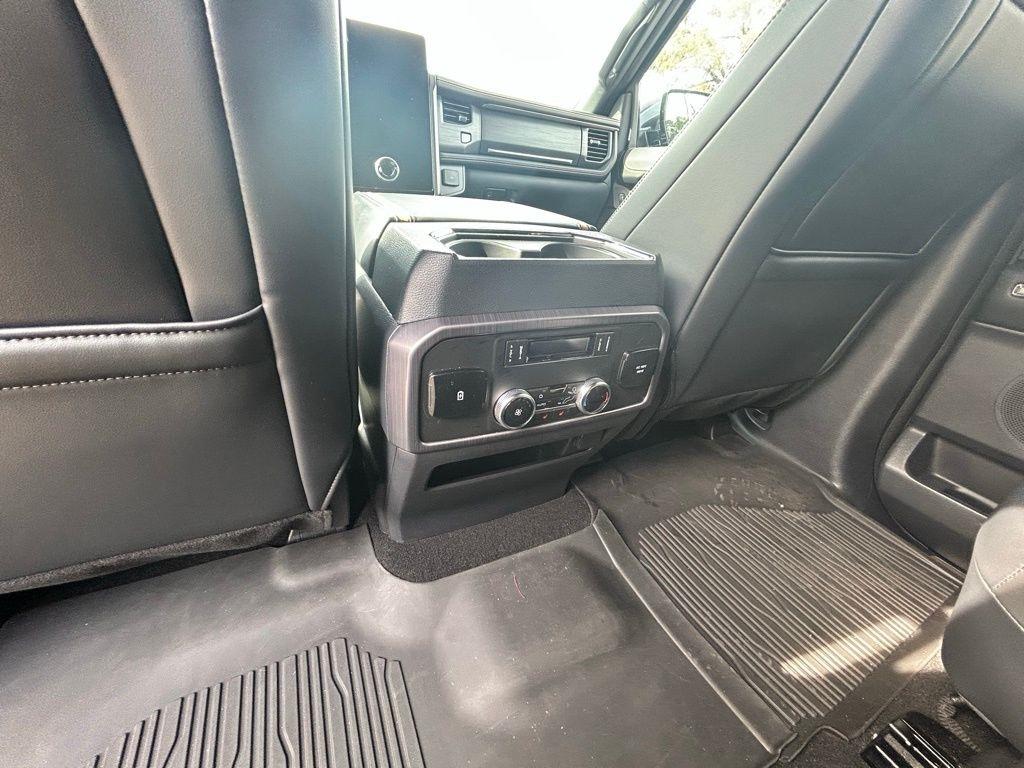 Ford Expedition MAX Platinum 4WD 2024