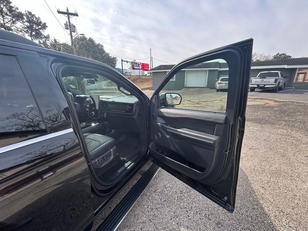 Ford Expedition MAX Platinum 4WD 2024