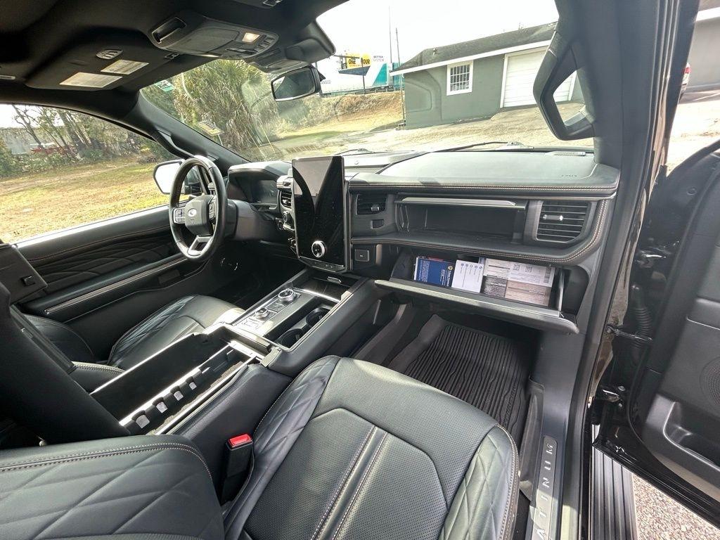 Ford Expedition MAX Platinum 4WD 2024