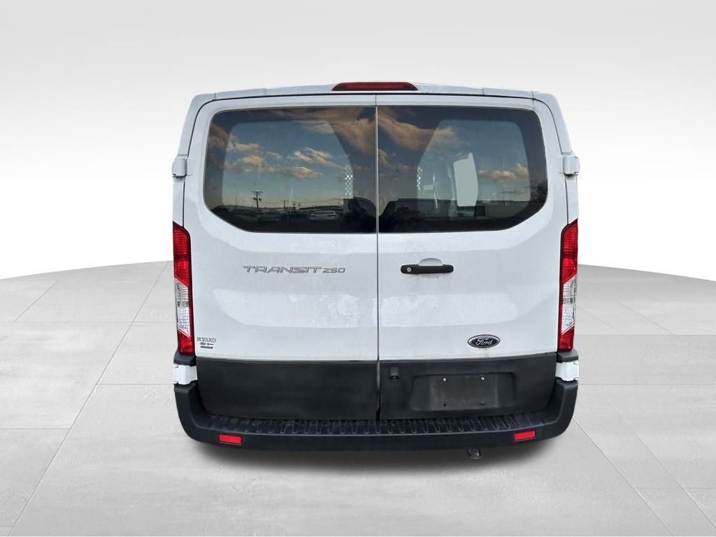 Ford Transit 250 Van Low Roof w/Sliding Pass. 130-in. WB 2020