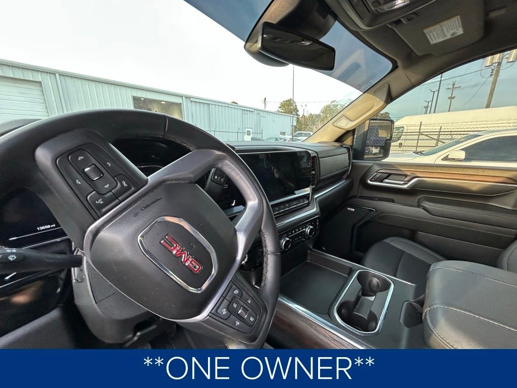 GMC Sierra 2500HD SLT Crew Cab 2WD 2025