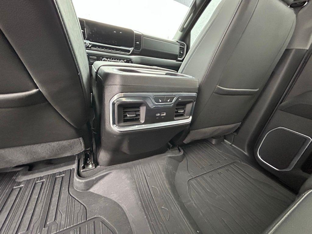 GMC Sierra 2500HD SLT Crew Cab 2WD 2025