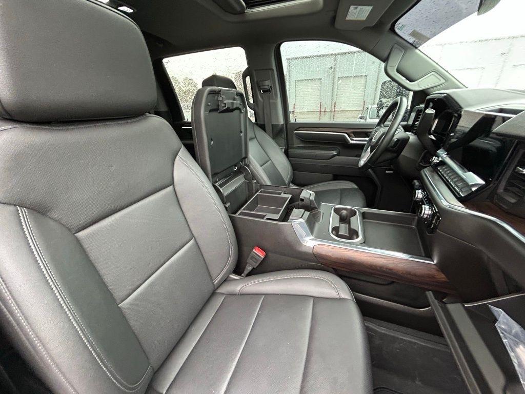 GMC Sierra 2500HD SLT Crew Cab 2WD 2025