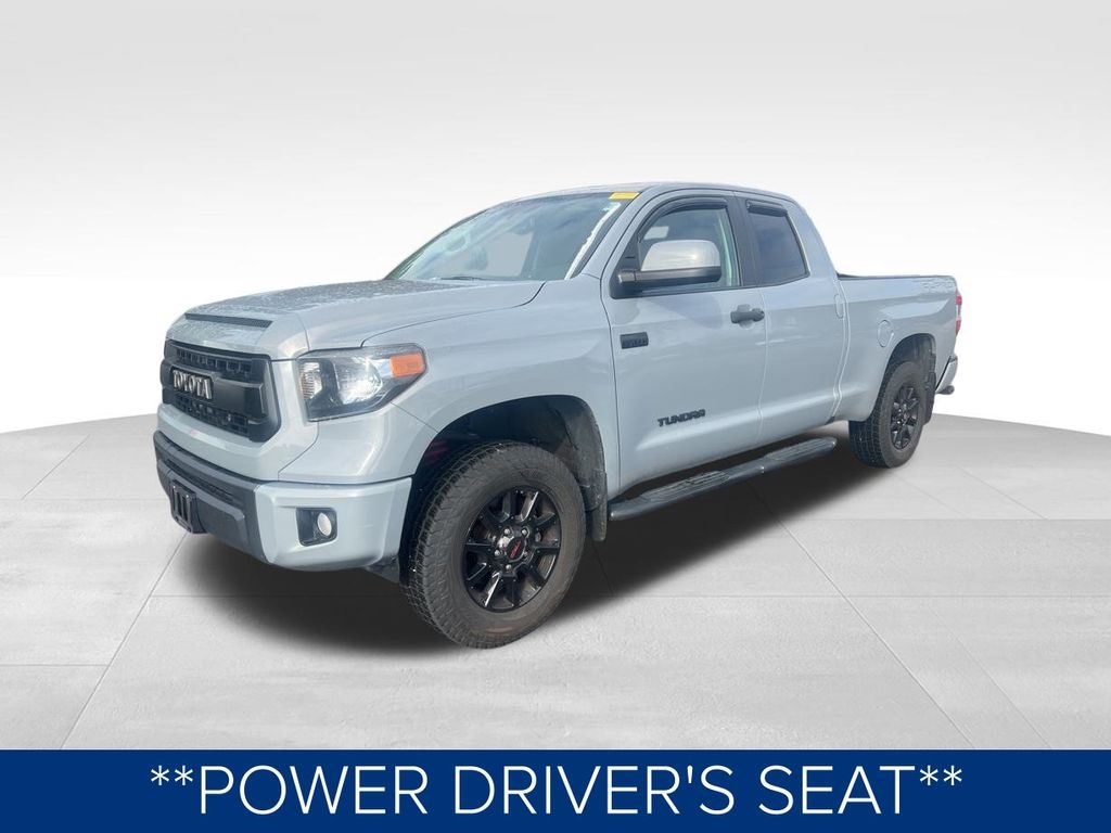 Toyota Tundra SR5 5.7L V8 Double Cab 4WD 2017