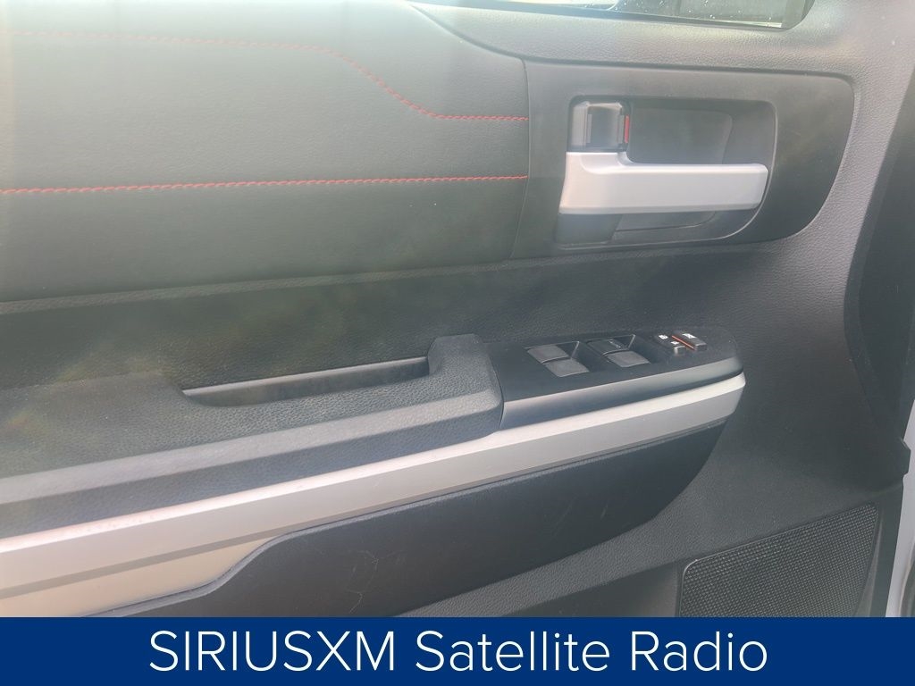 Toyota Tundra SR5 5.7L V8 Double Cab 4WD 2017