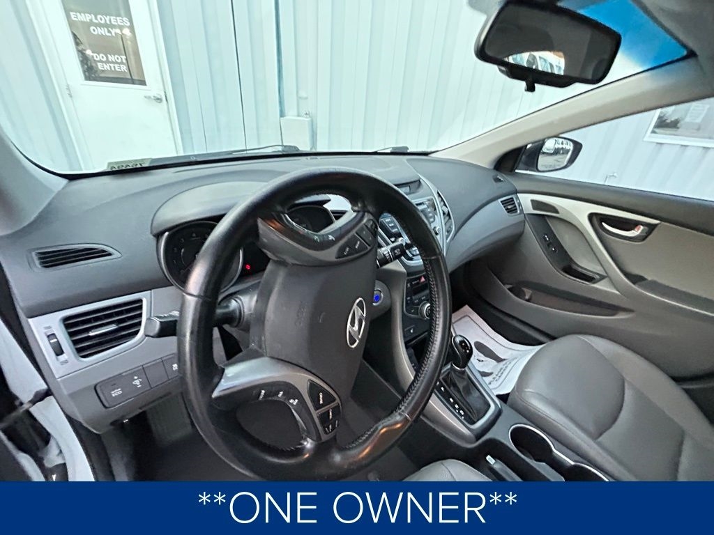 Hyundai Elantra SE 6AT 2016