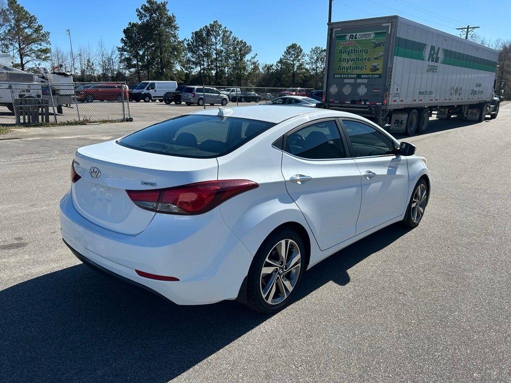 Hyundai Elantra SE 6AT 2016