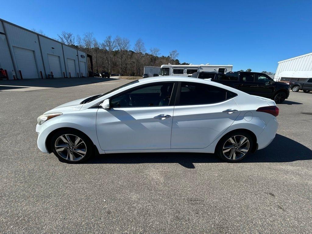 Hyundai Elantra SE 6AT 2016