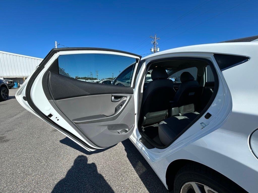 Hyundai Elantra SE 6AT 2016