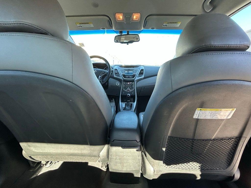 Hyundai Elantra SE 6AT 2016