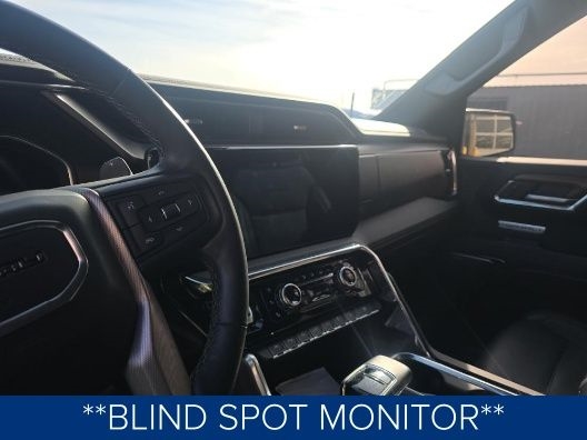 GMC Sierra 1500 Denali Crew Cab Short Box 4WD 2023