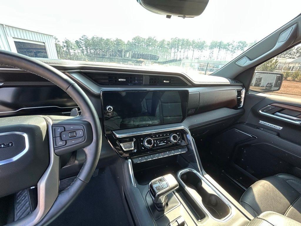 GMC Sierra 1500 Denali Crew Cab Short Box 4WD 2023