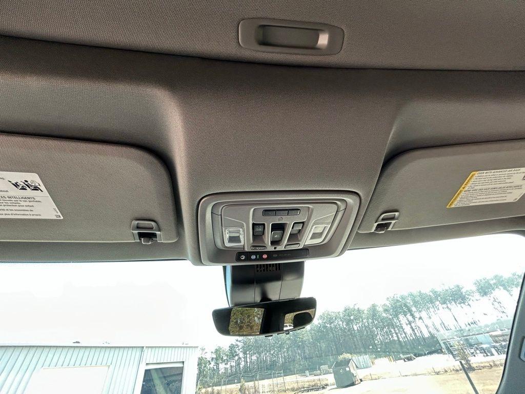 GMC Sierra 1500 Denali Crew Cab Short Box 4WD 2023