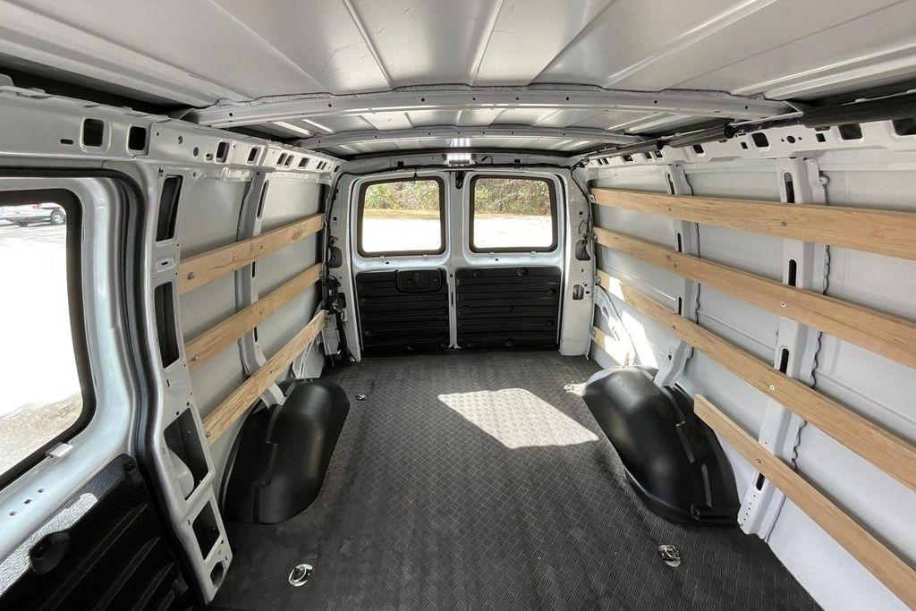 GMC Savana G2500 Cargo 2024