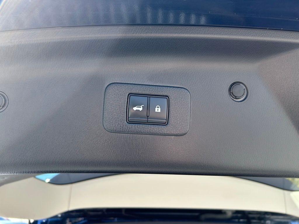 Nissan Armada SL 2WD 2023