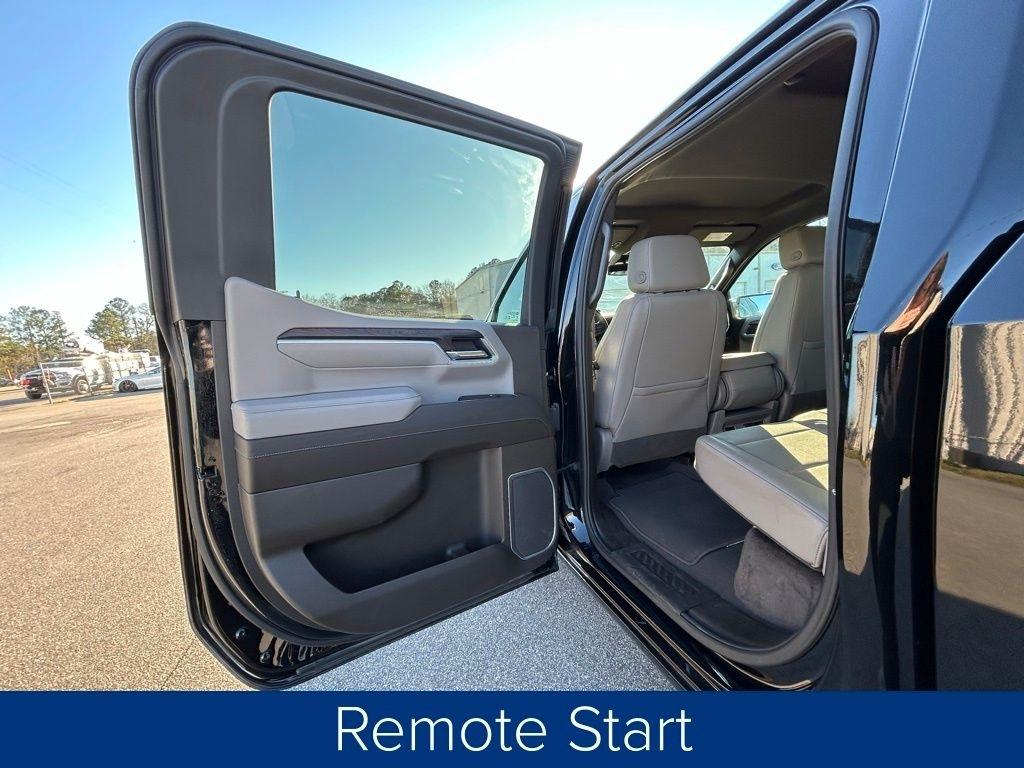 GMC Sierra 1500 SLT Crew Cab 4WD 2025