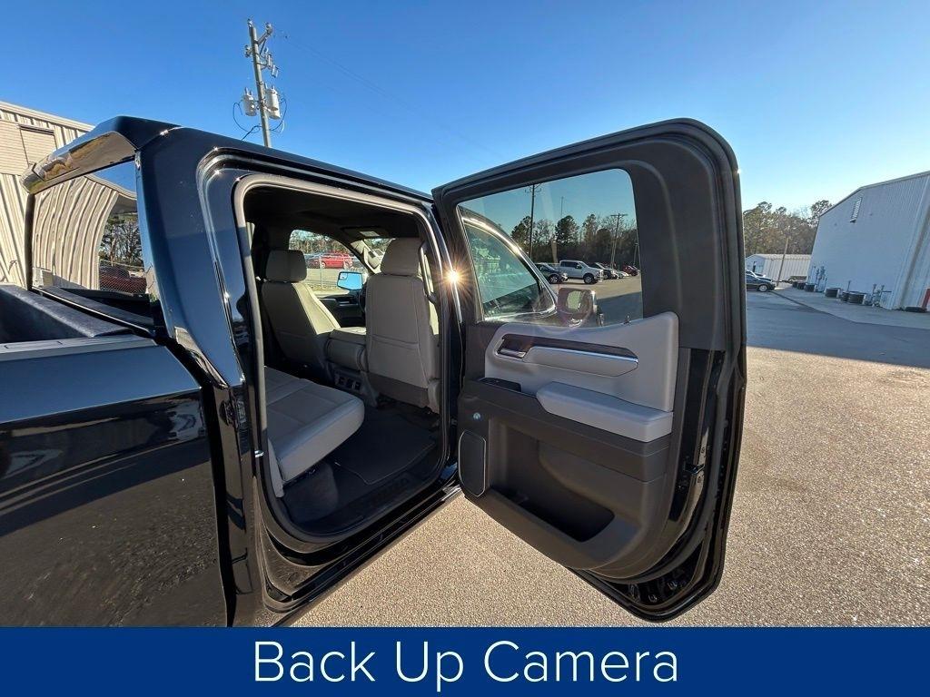 GMC Sierra 1500 SLT Crew Cab 4WD 2025