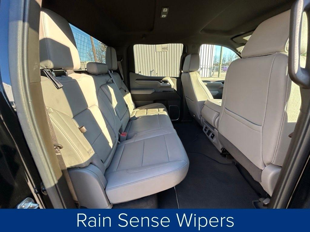 GMC Sierra 1500 SLT Crew Cab 4WD 2025