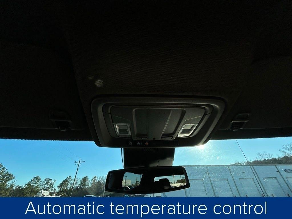 GMC Sierra 1500 SLT Crew Cab 4WD 2025