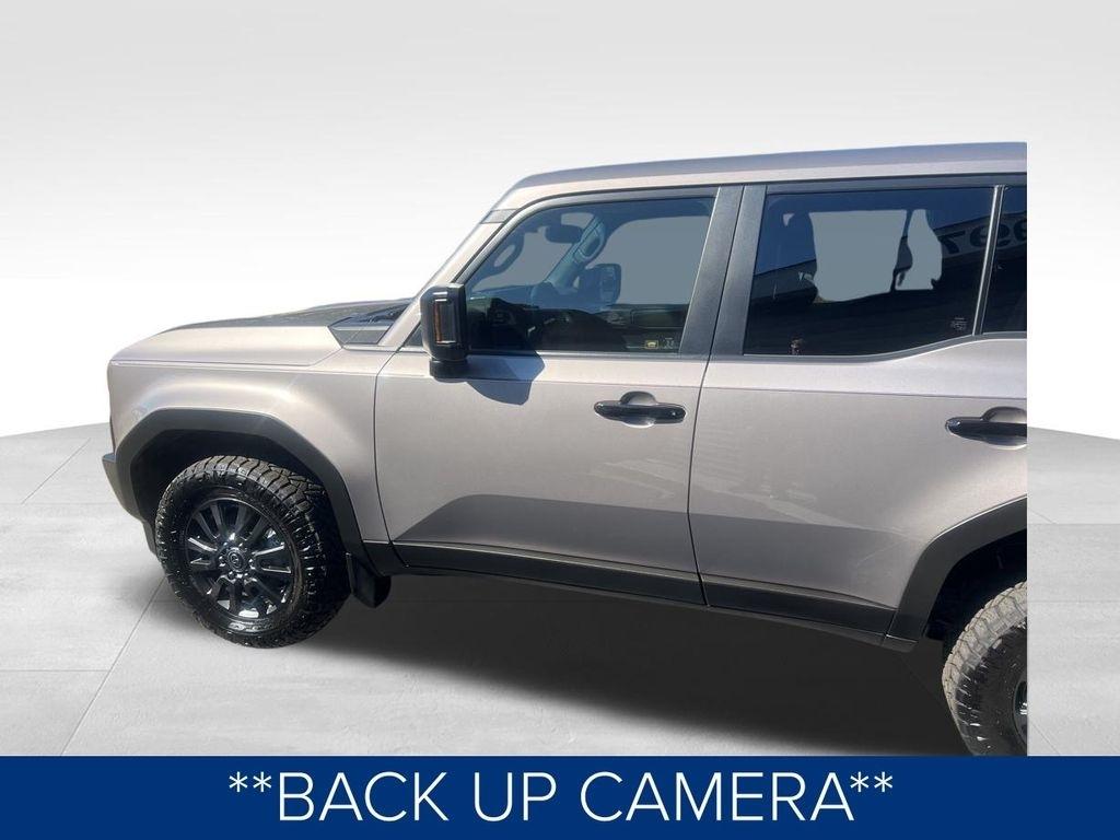 Toyota Land Cruiser Base 2024