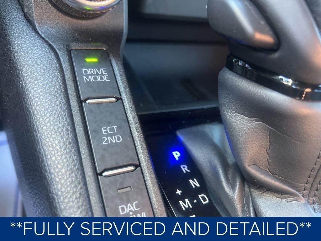 Toyota Land Cruiser Base 2024