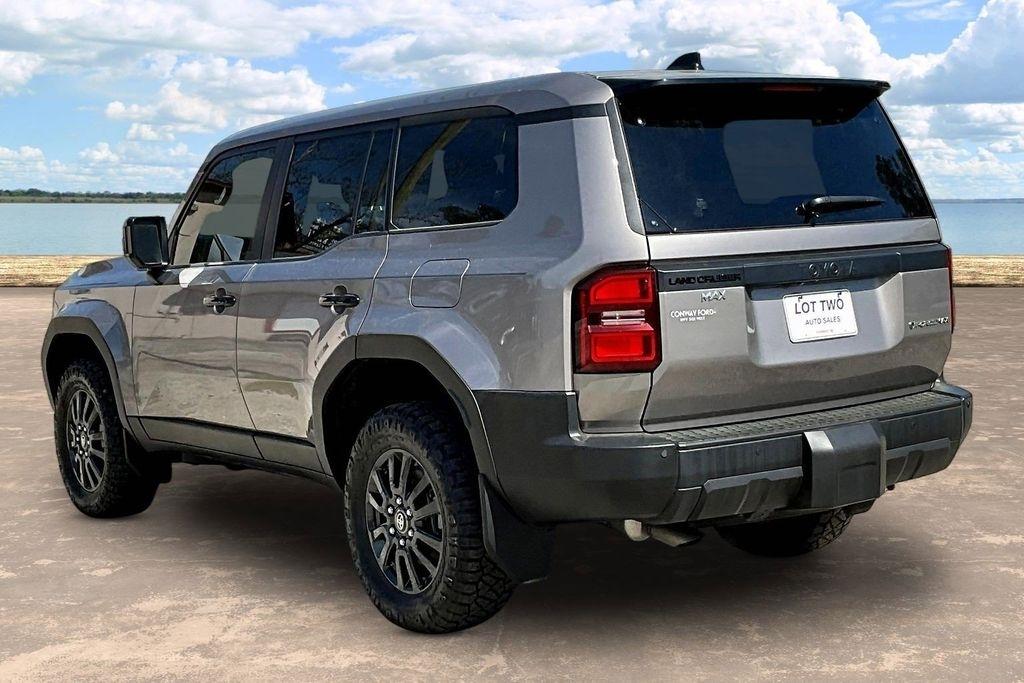 Toyota Land Cruiser Base 2024