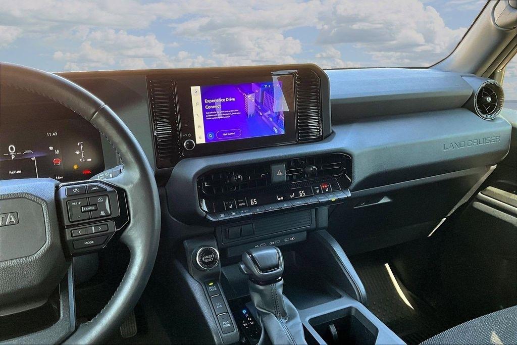 Toyota Land Cruiser Base 2024