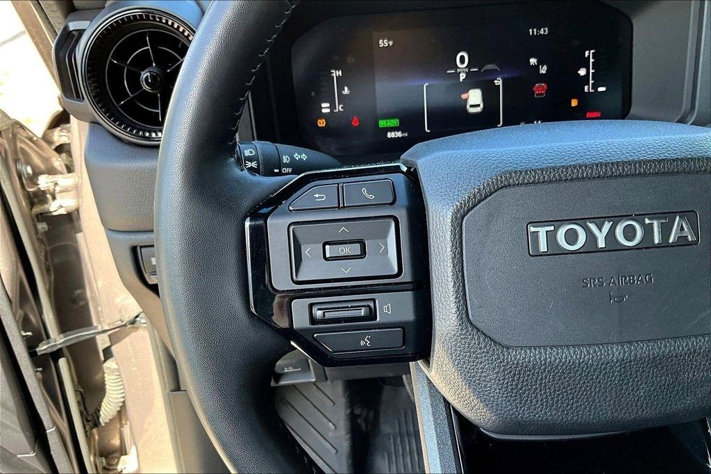 Toyota Land Cruiser Base 2024