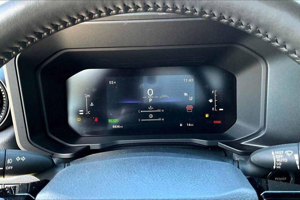 Toyota Land Cruiser Base 2024