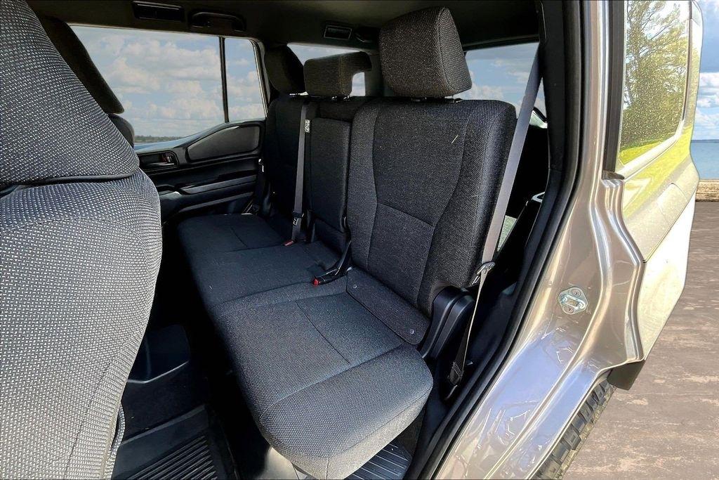 Toyota Land Cruiser Base 2024