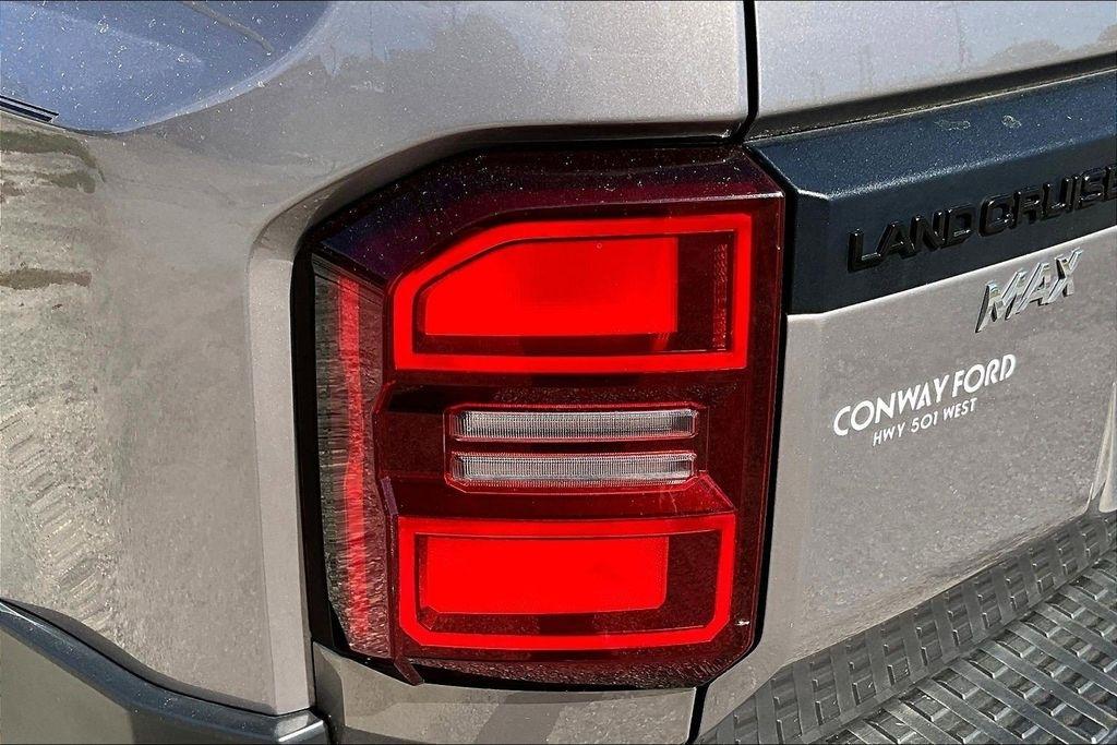 Toyota Land Cruiser Base 2024