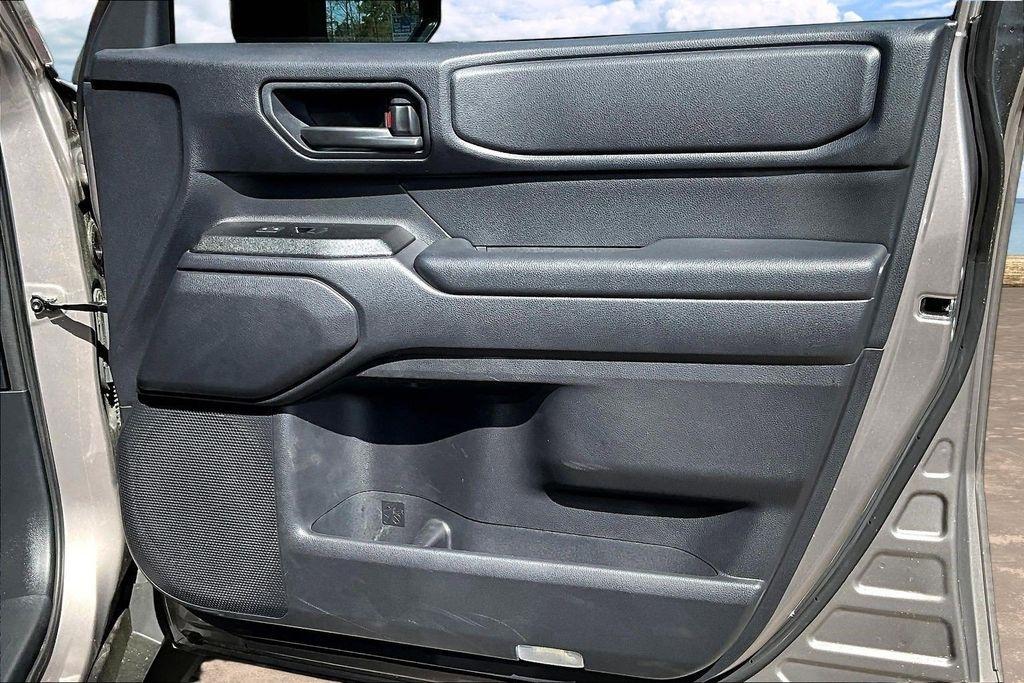 Toyota Land Cruiser Base 2024