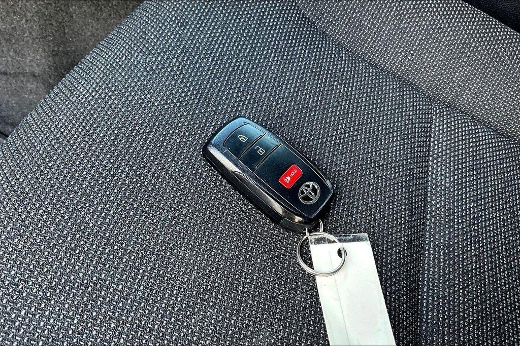 Toyota Land Cruiser Base 2024