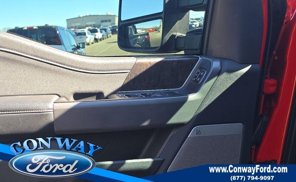 Ford F-350 SD King Ranch Crew Cab Long Bed DRW 4WD 2023