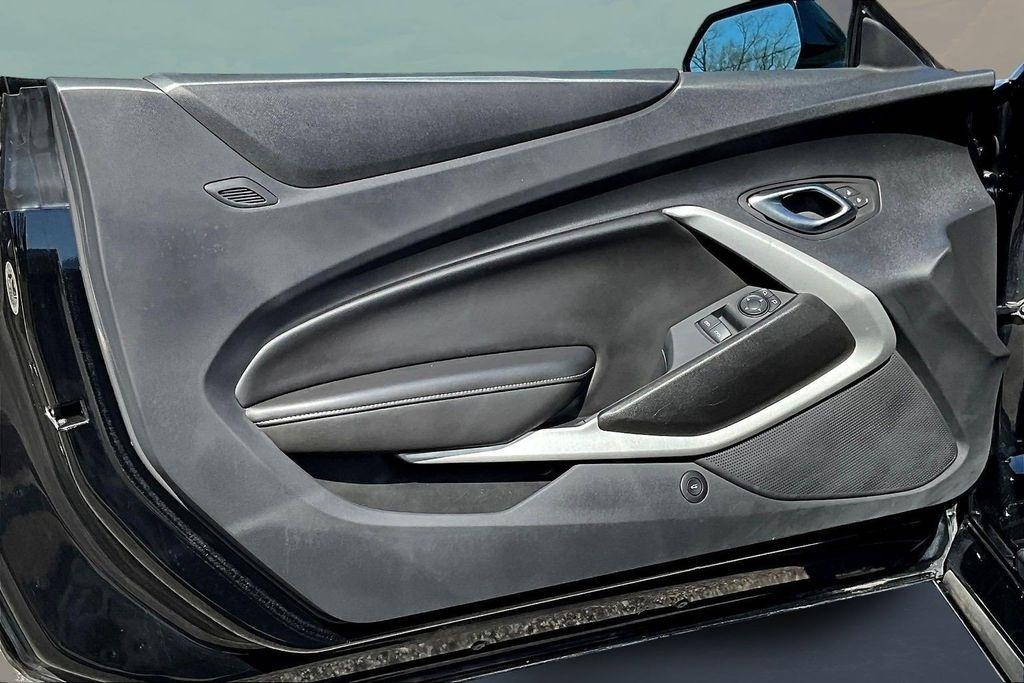 Chevrolet Camaro 2LT Coupe 6M 2022