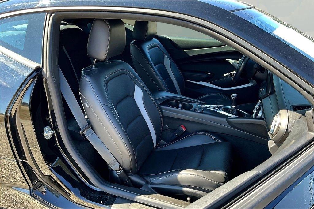 Chevrolet Camaro 2LT Coupe 6M 2022