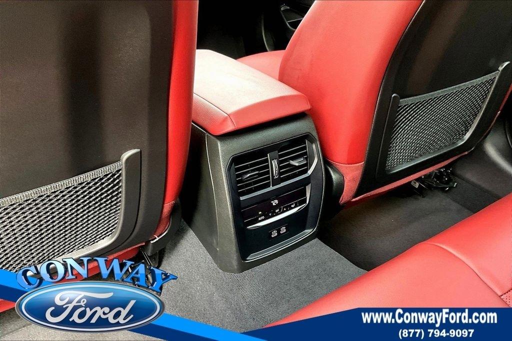 BMW 3-Series 330i 2023