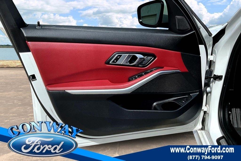 BMW 3-Series 330i 2023