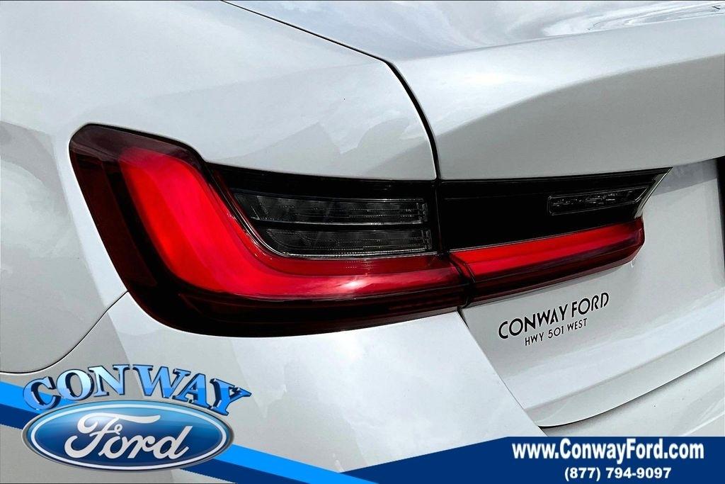 BMW 3-Series 330i 2023