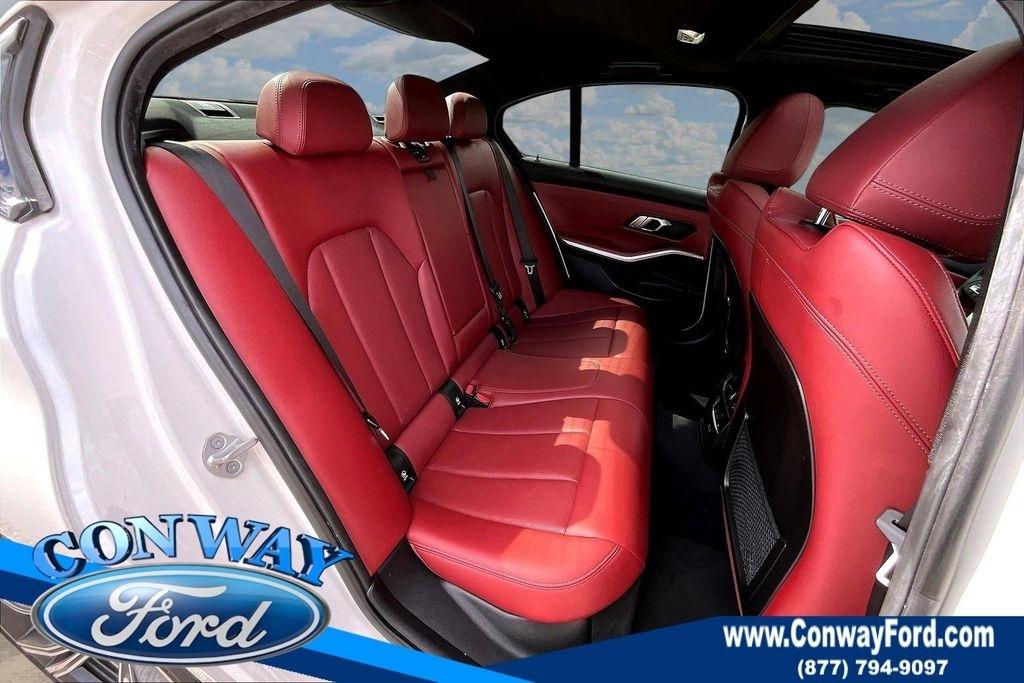 BMW 3-Series 330i 2023