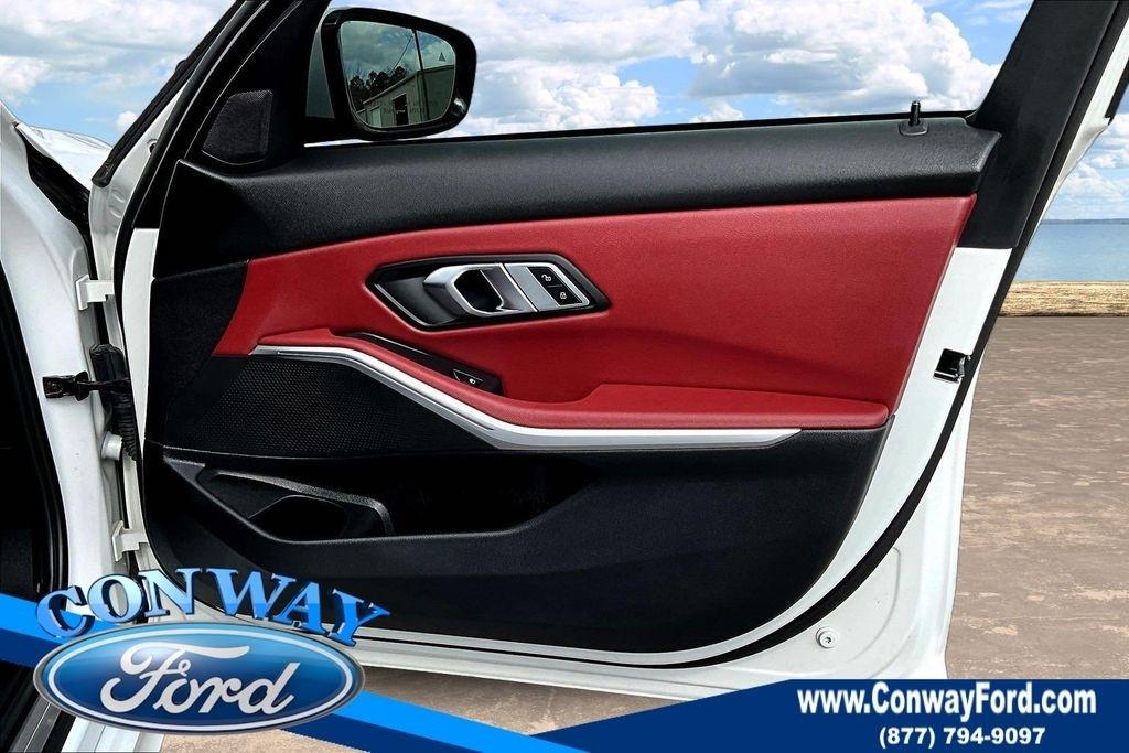 BMW 3-Series 330i 2023