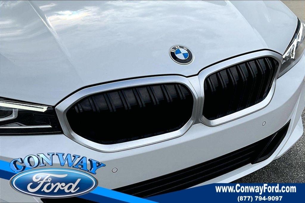 BMW 3-Series 330i 2023